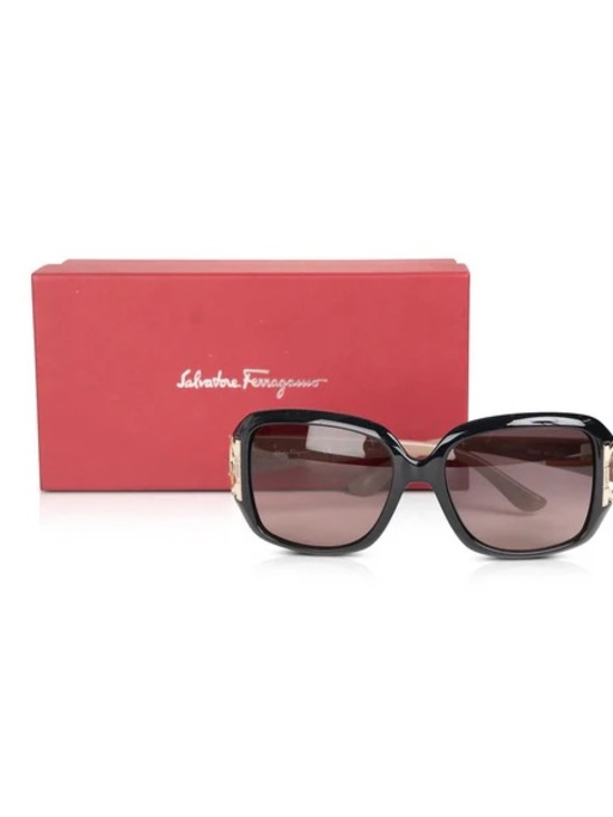 Salvatore Ferragamo Accessories - Salvatore Ferragamo SF666S Gradient Oval Sunglasses w/ Box